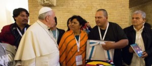 Papa aos Movimentos Populares: a corrupção não é um vício exclusivo da política